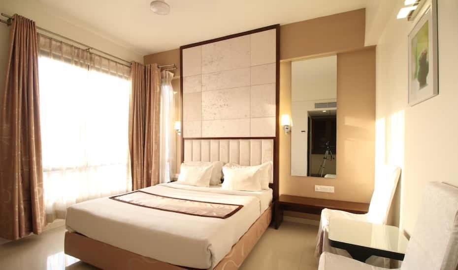 Hotel Executive Silver Inn Aurangabad  Exteriör bild