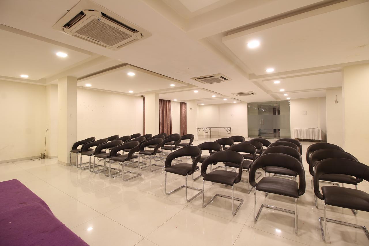 Hotel Executive Silver Inn Aurangabad  Exteriör bild